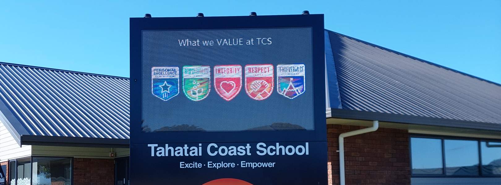 Tahatai Coast School